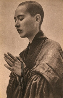 Images Dated 8th February 2016: South East Asia - Buddhist monk at prayer