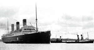 Majestic Collection: Southampton Turning the RMS Majestic probably 1932