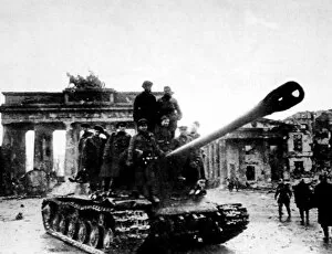 Back Ground Gallery: Soviet Heavy Tank in Berlin; Second World War, 1945