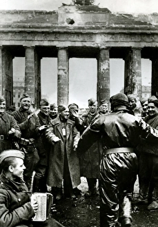 Accordion Gallery: Soviets at Brandenburg