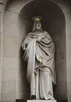 Conqueror Prints: SPAIN. Barcelona. City Hall. Statue of the king