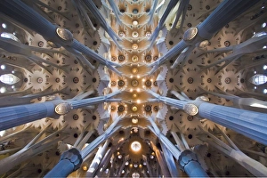 Images Dated 26th January 2011: SPAIN. Barcelona. Expiatory Church of the Holy