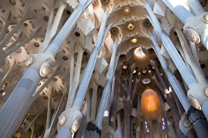 Images Dated 26th January 2011: SPAIN. Barcelona. Expiatory Church of the Holy
