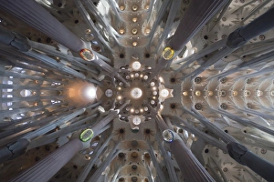 Images Dated 26th January 2011: SPAIN. Barcelona. Expiatory Church of the Holy