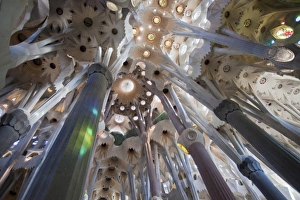 Images Dated 26th January 2011: SPAIN. Barcelona. Expiatory Church of the Holy