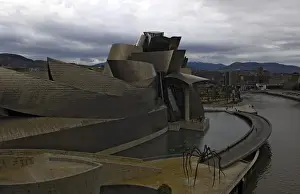 SPAIN. Bilbao. Guggenheim Museum Bilbao. Exterior