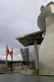 SPAIN. Bilbao. Guggenheim Museum Bilbao. Exterior