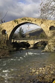 Asturians Collection: SPAIN. Cangas de On�Medieval bridge of Cangas