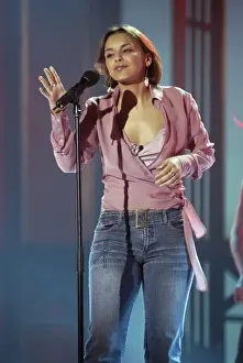 C Ulture Prints: SPAIN. Chenoa. Spanish singer. 22 / 12 / 2002