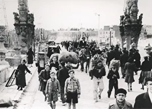 Madrilians Prints: Spain. Civil War. Madrid (March 31, 1939). People