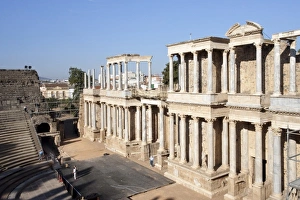 Arch Way Gallery: SPAIN. M鲩da. Roman Theatre. View of the proscenio