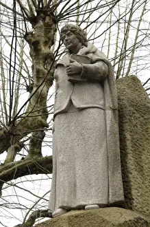 Writter Prints: SPAIN. Padr󮮠Rosal&#xd860de Castros statue