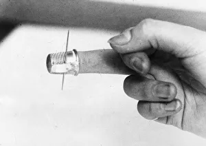 Images Dated 20th April 2018: SPECIAL THIMBLE