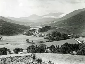 Images Dated 17th May 2021: Spectacular valley, Snowdonia National Park, North Wales