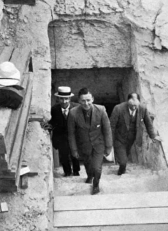 Journalism Prints: Sphere artist, Donald Macpherson at Luxor, 1924