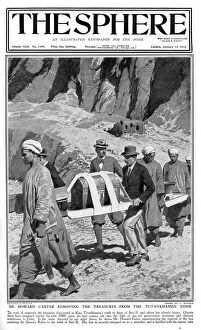 Images Dated 24th March 2016: Sphere cover - Howard Carter removing treasures, Tutankhamen