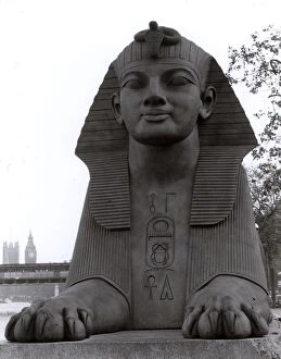 Paws Gallery: Sphinx - Thames Embankment - Base of Cleopatras Needle
