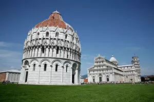 Images Dated 11th June 2007: Square of Miracles, Pisa