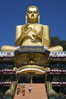 Anuradhapura Gallery: SRI LANKA. Mihintale. Golden Temple. Sitting
