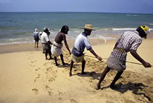 Pull Prints: Sri Lankan beach fishermen hauling nets - 3