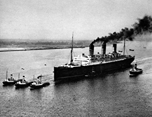 Wiring Gallery: SS Berengaria leaving Southampton for Jarrow, 1938