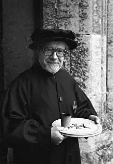 Images Dated 5th March 2019: St Cross Hospital Brother with dole, Winchester