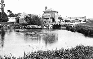 St Johns Lock, River Thames