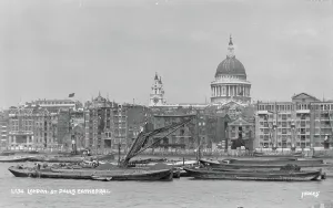 Bustling Prints: St. Paul's Cathedral, London