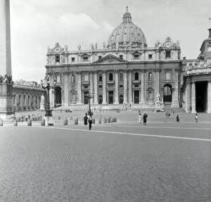 Piazza Gallery: St Peter s, Vatican, Rome, Italy