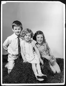 Staged Prints: Staged Daisy Chains
