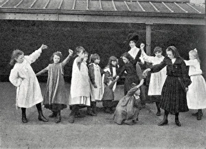 Images Dated 22nd September 2015: Stanhope Street School, London - Playing Statues