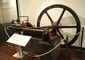Images Dated 2nd January 2013: Stationary Gas Motor