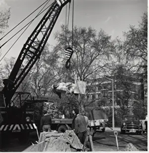 Lifted Prints: Statue arriving at Baden Powell House, London