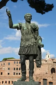 Images Dated 7th October 2008: Statue of Emperor Trajan, Rome, Italy