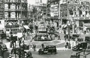 Statue of Eros, Piccadilly Circus, London