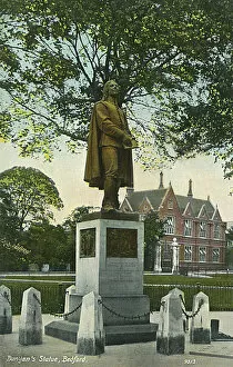 Bunyan Gallery: Statue of John Bunyan - Bedford