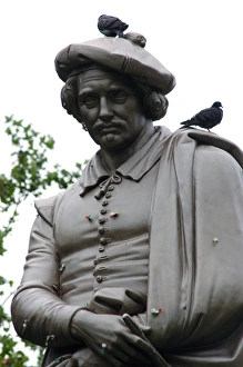 Rijn Collection: Statue of Rembrandt (1606-1669) by Louis Royer. Amsterdam