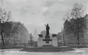 Feel Prints: Statue in Smithfield, London
