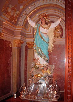 Archipelago Collection: Statue of Virgin Mary