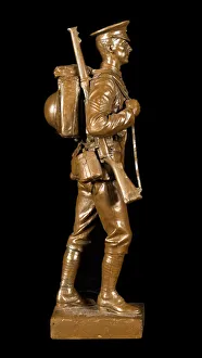 Images Dated 26th March 2018: Statuette of British soldier in marching order, WW1