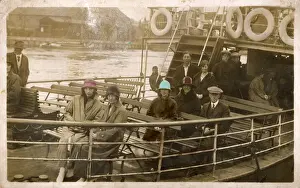 Benches Prints: Steamer, Resolute, with passengers at Great Yarmouth