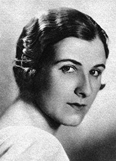 Images Dated 9th October 2015: Stella Gibbons