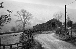Images Dated 2nd July 2019: A stone barn on a farm down a country lane in Coverdale
