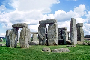 Images Dated 19th August 2011: Stonehenge, Wiltshire, England