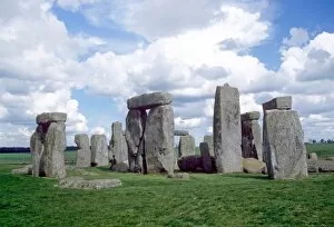 Images Dated 19th August 2011: Stonehenge, Wiltshire, England