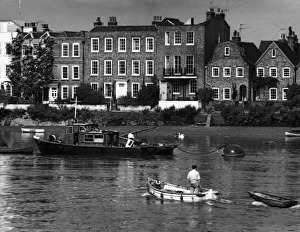 Images Dated 22nd March 2011: Strand-On-The-Green