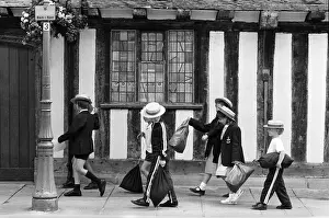 Boaters Prints: Straw boater schoolchildren, Stratford