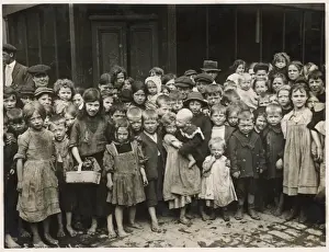 Street Arabs / Large Group