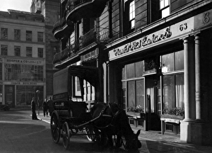 Images Dated 28th February 2012: Street in Central London