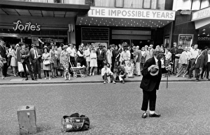 Street Entertainer